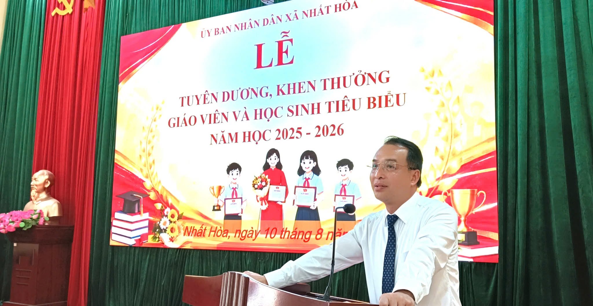 Lãnh đạo xã phát biểu.jpg
