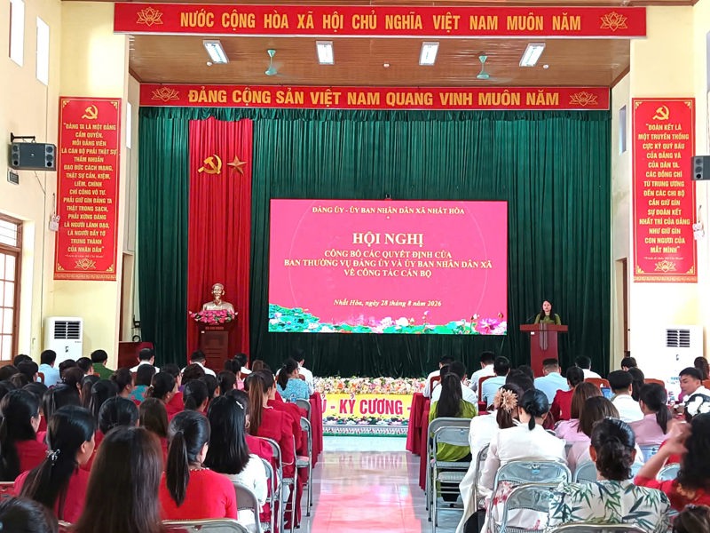 XÃ NHẤT HÒA TỔ CHỨC HỘI NGHỊ CÔNG BỐ CÁC QUYẾT ĐỊNH VỀ SẮP XẾP TỔ CHỨC ĐẢNG VÀ CÔNG TÁC CÁN BỘ