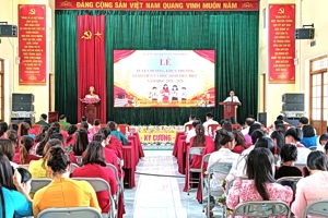 XÃ NHẤT HÒA TỔ CHỨC LỄ TUYÊN DƯƠNG, KHEN THƯỞNG GIÁO VIÊN VÀ HỌC SINH TIÊU BIỂU NĂM HỌC 2025 - 2026